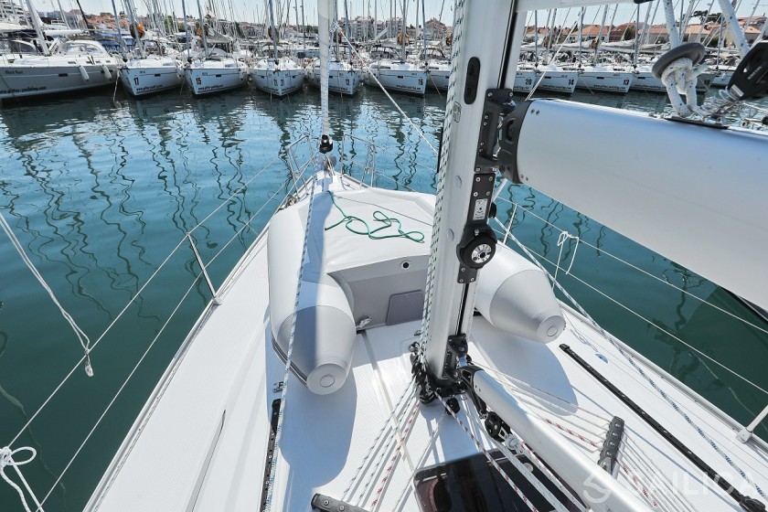 Bavaria 41 Cruiser - Yacht Charter Sailica
