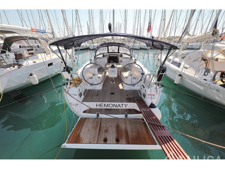 Bavaria 41 Cruiser - Yacht Charter Sailica