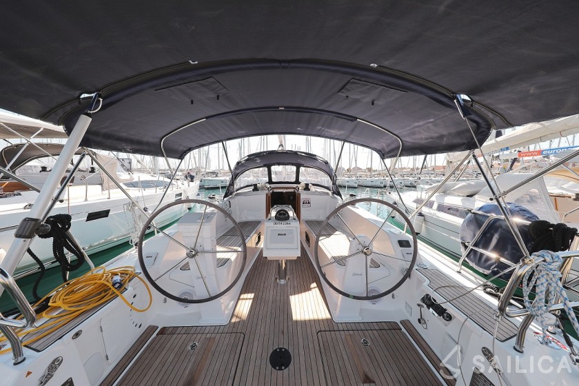 Bavaria 41 Cruiser - Yacht Charter Sailica