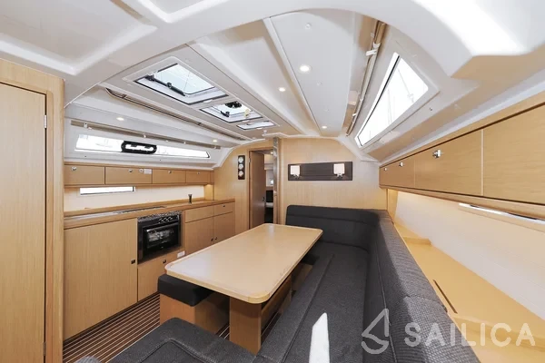 Bavaria 41 Cruiser - Yacht Charter Sailica