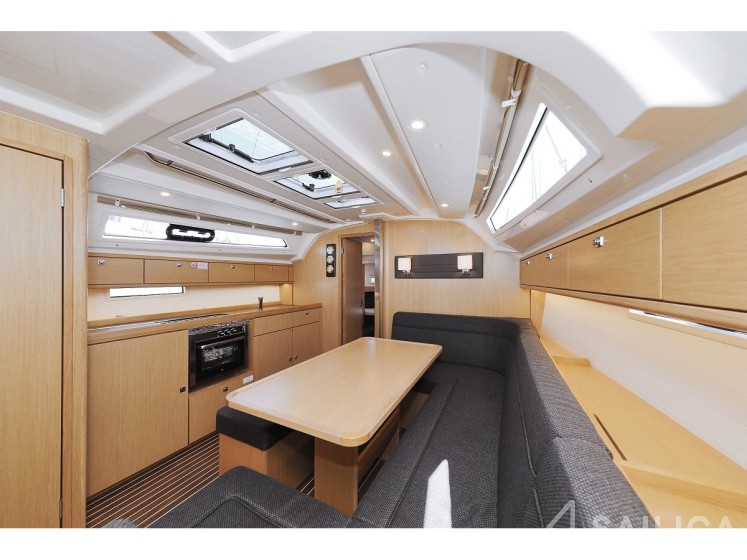 Bavaria 41 Cruiser - Yacht Charter Sailica