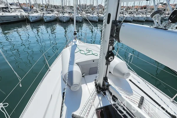 Bavaria 41 Cruiser - Yacht Charter Sailica