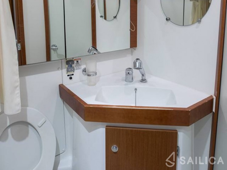 Oceanis 50 Family - Yacht Charter Sailica