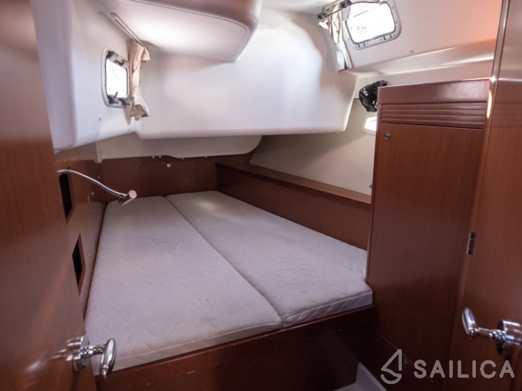 Oceanis 50 Family - Yacht Charter Sailica