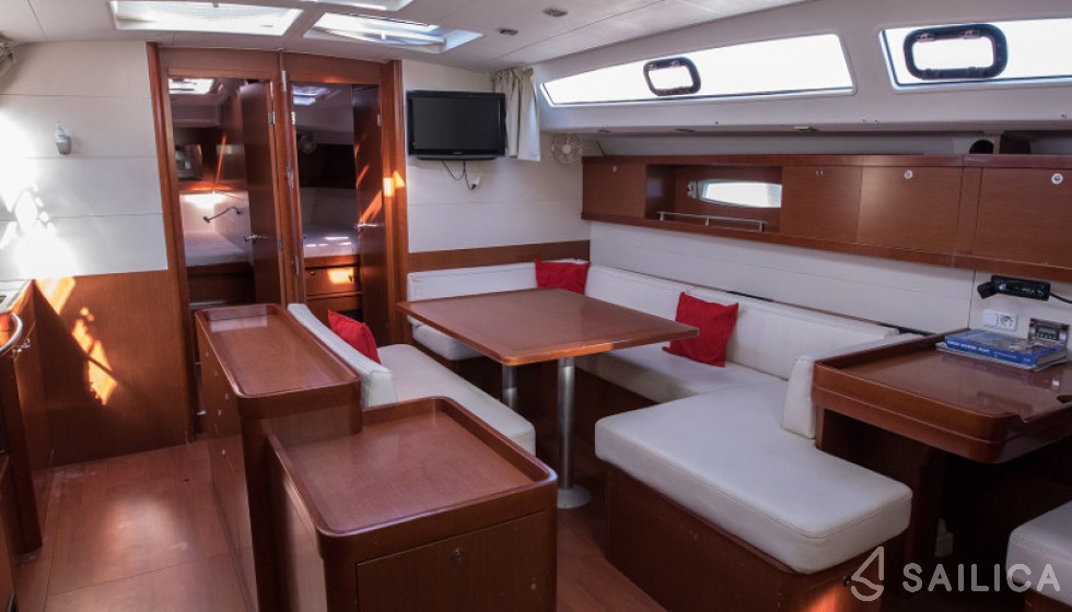 Oceanis 50 Family - Yacht Charter Sailica