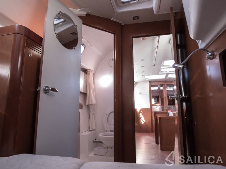 Oceanis 50 Family - Yacht Charter Sailica