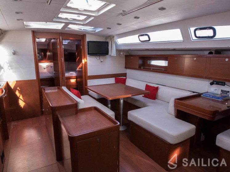 Oceanis 50 Family - Yacht Charter Sailica