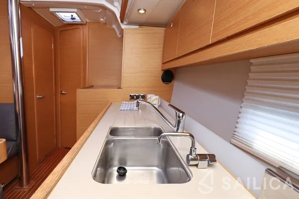 Dufour 430 Grand Large - Yacht Charter Sailica