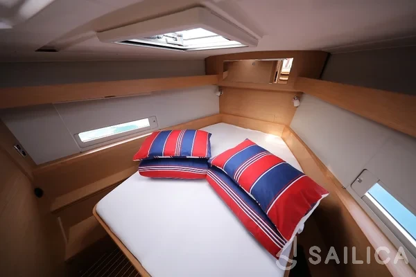 Dufour 430 Grand Large - Yacht Charter Sailica