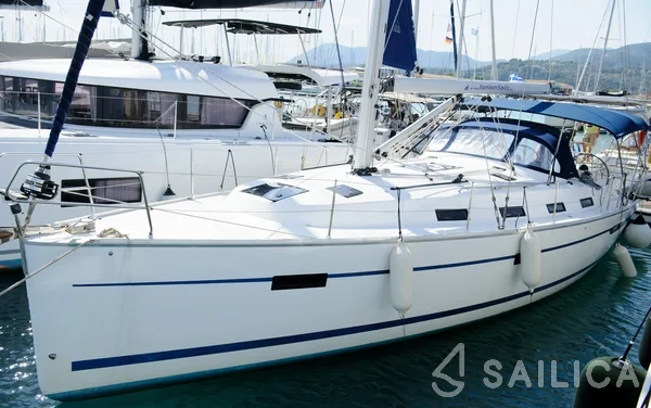 Bavaria 40 Cruiser - Yacht Charter Sailica