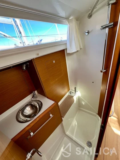 Sun Odyssey 419 - Yacht Charter Sailica