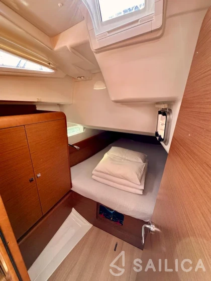 Sun Odyssey 419 - Yacht Charter Sailica