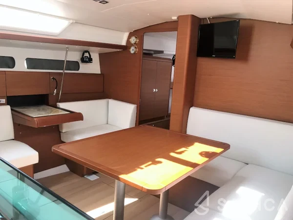 Sun Odyssey 419 - Yacht Charter Sailica