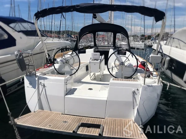 Sun Odyssey 419 - Yacht Charter Sailica