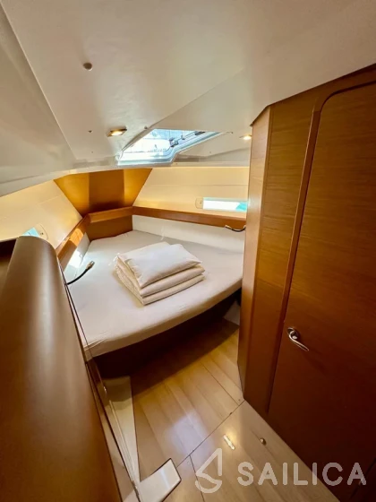 Sun Odyssey 419 - Yacht Charter Sailica