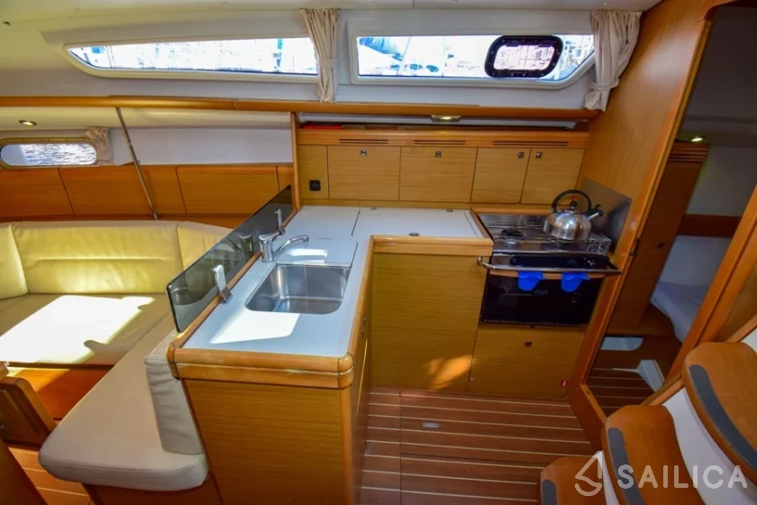 Sun Odyssey 36i - Yacht Charter Sailica