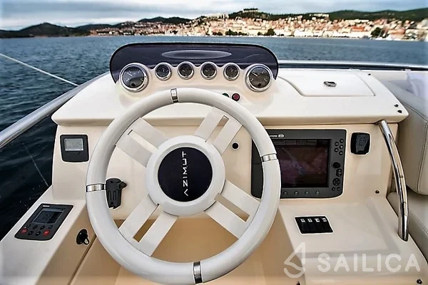 Azimut 47 Fly - Yacht Charter Sailica