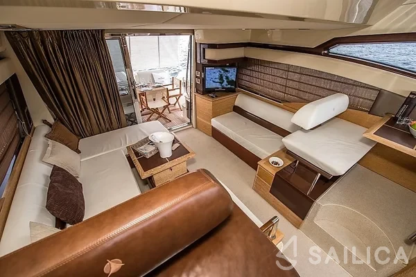 Azimut 47 Fly - Yacht Charter Sailica