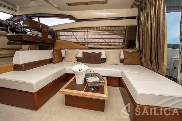 Azimut 47 Fly - Yacht Charter Sailica