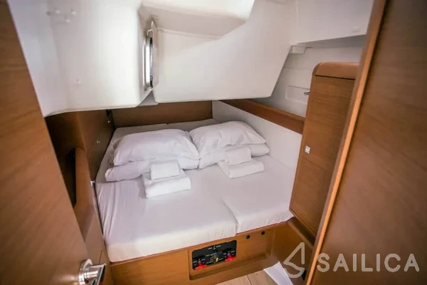 Sun Odyssey 519 - Yacht Charter Sailica