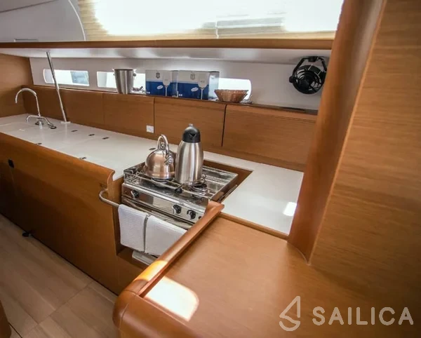 Sun Odyssey 519 - Yacht Charter Sailica