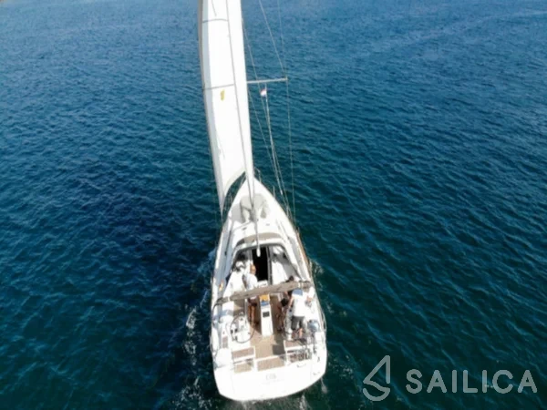 Oceanis 38 - Yacht Charter Sailica