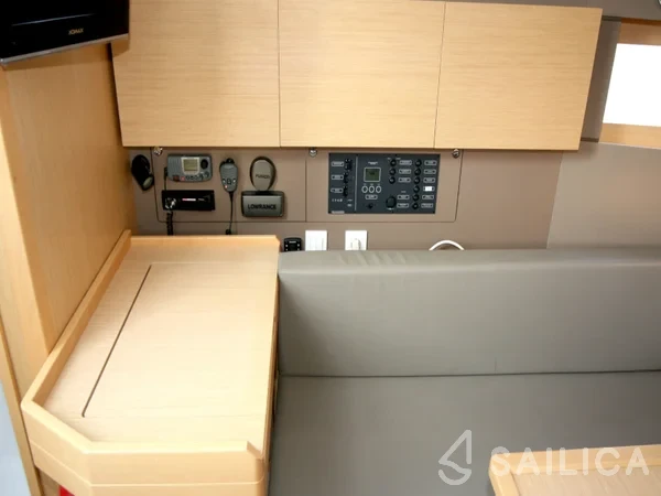 Oceanis 38 - Yacht Charter Sailica