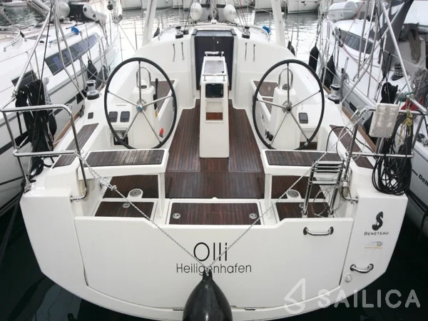 Oceanis 38 - Yacht Charter Sailica