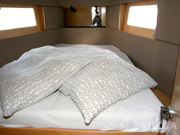Oceanis 38 - Yacht Charter Sailica