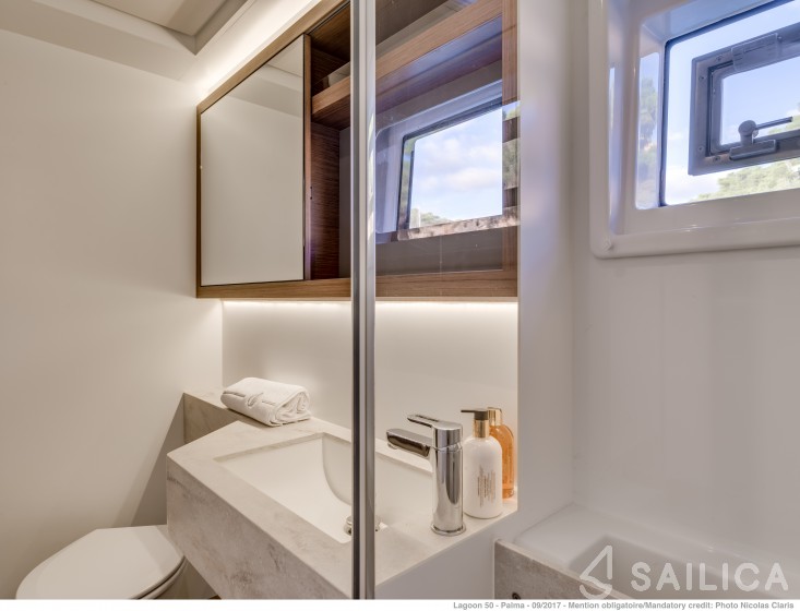 Lagoon 50 - Yacht Charter Sailica