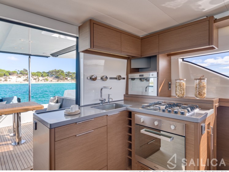 Lagoon 50 - Yacht Charter Sailica