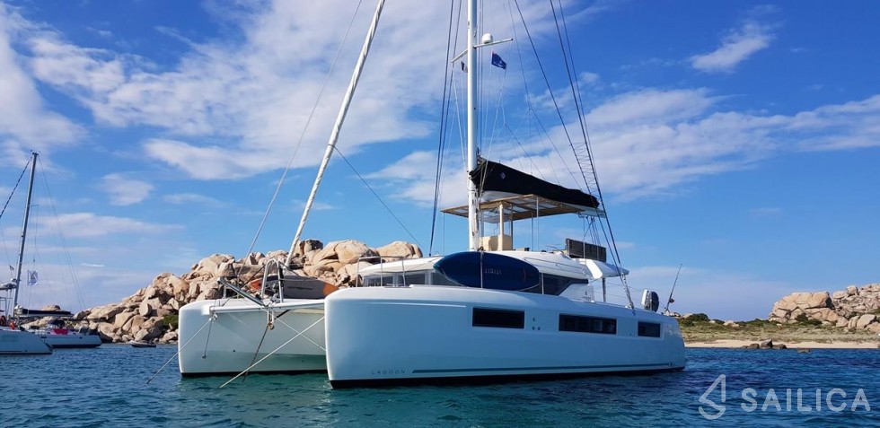 Lagoon 50 - Yacht Charter Sailica