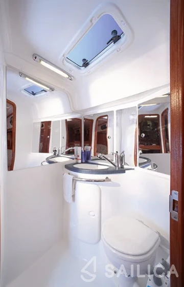 Bavaria 37 Cruiser - Yacht Charter Sailica