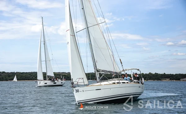 First 35 - Yacht Charter Sailica