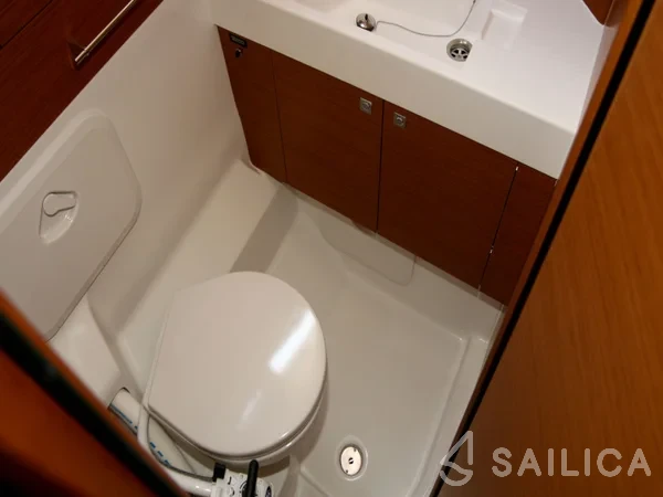 Sun Odyssey 479 - Yacht Charter Sailica