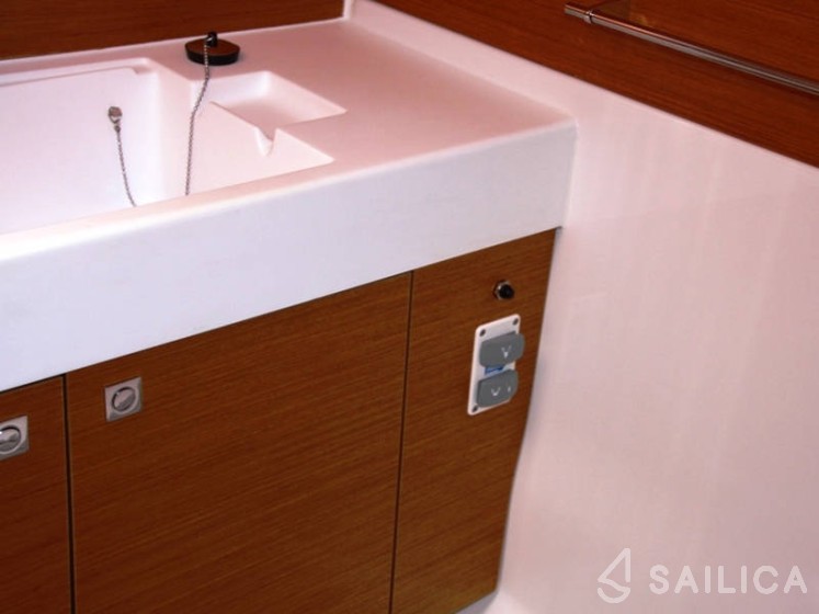 Sun Odyssey 479 - Yacht Charter Sailica