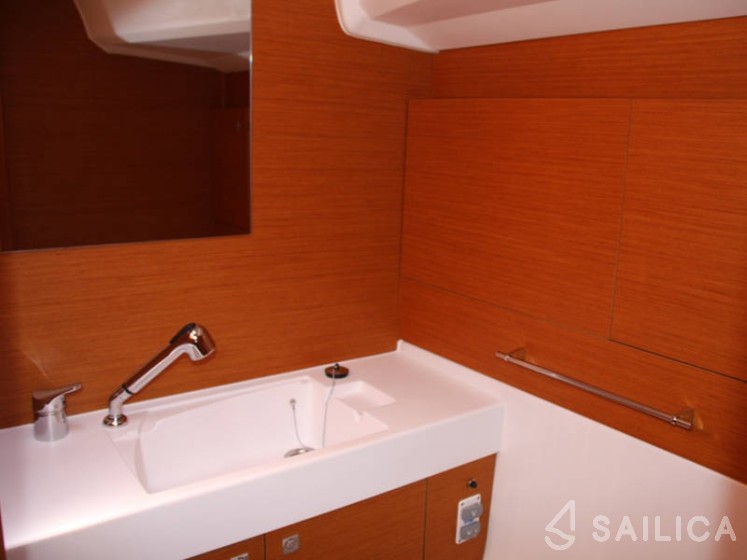 Sun Odyssey 479 - Yacht Charter Sailica