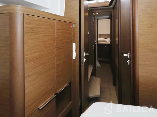 Lagoon 40 - Yacht Charter Sailica