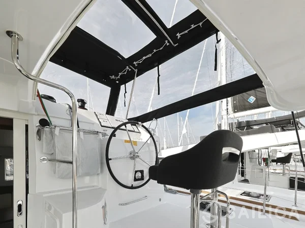 Lagoon 40 - Yacht Charter Sailica