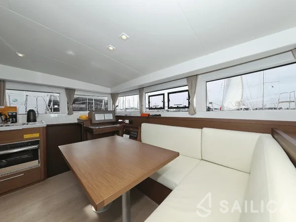 Lagoon 40 - Yacht Charter Sailica