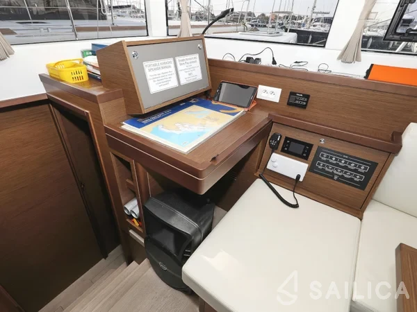Lagoon 40 - Yacht Charter Sailica