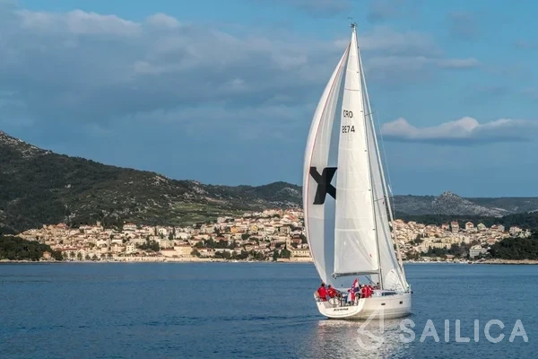 X 4-3 - Yacht Charter Sailica