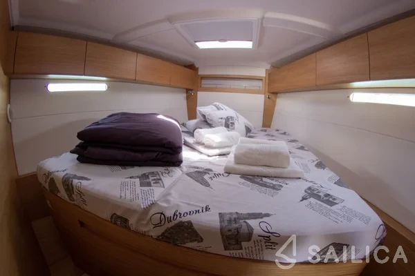 X 4-3 - Yacht Charter Sailica