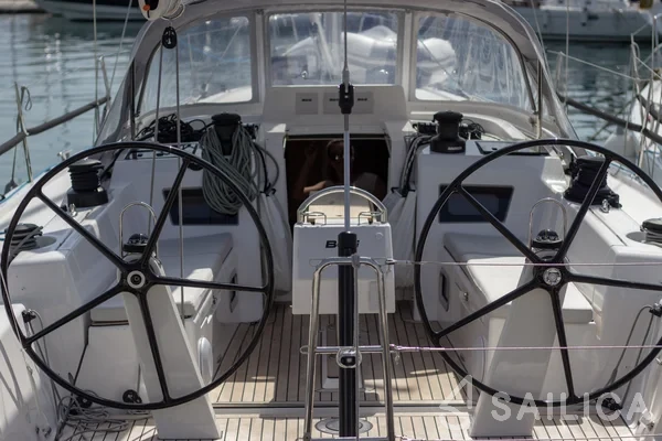 X 4-3 - Yacht Charter Sailica