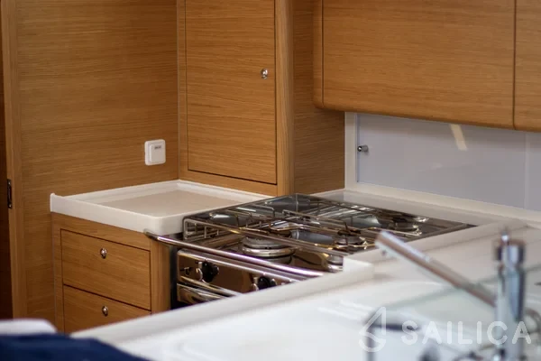 X 4-3 - Yacht Charter Sailica