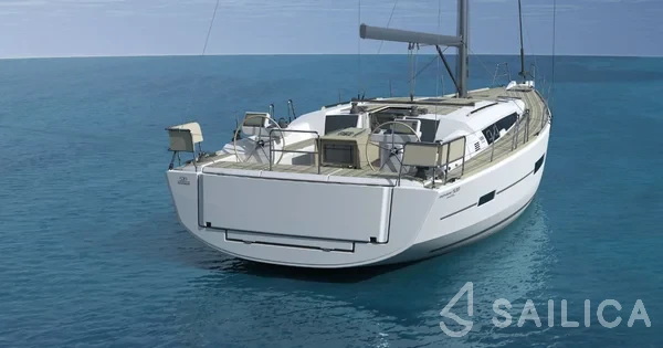 Dufour 520 GL - Yacht Charter Sailica