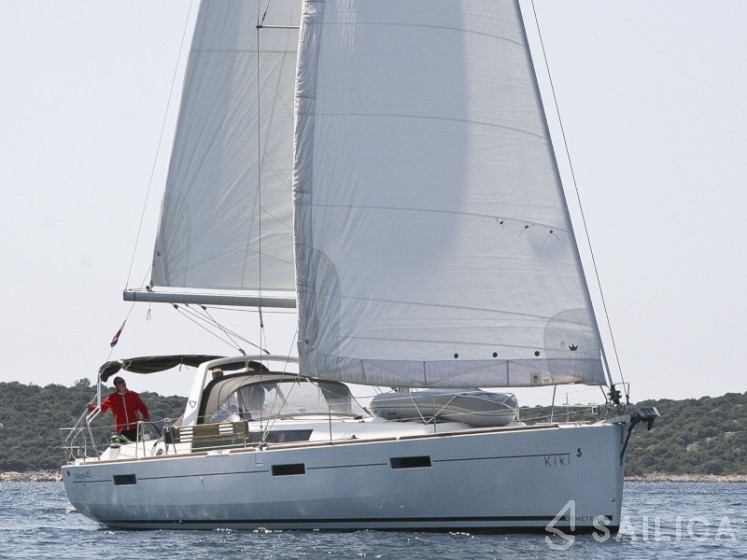 Oceanis 45 - Yacht Charter Sailica