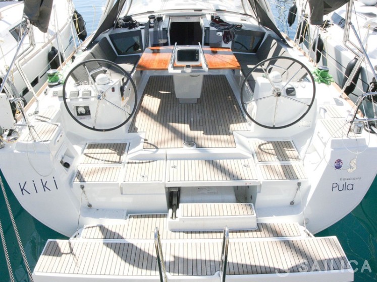 Oceanis 45 - Yacht Charter Sailica