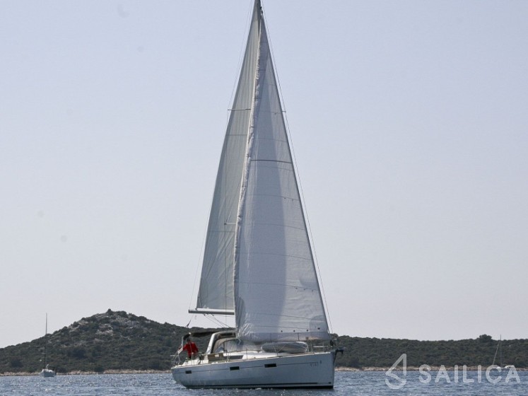 Oceanis 45 - Yacht Charter Sailica