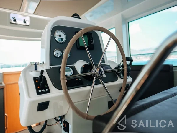 Bavaria E40 Fly - Yacht Charter Sailica